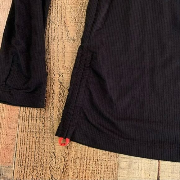 Fabletics womens athletic workout long sleeve top with side cinch in black - Picture 4 of 7